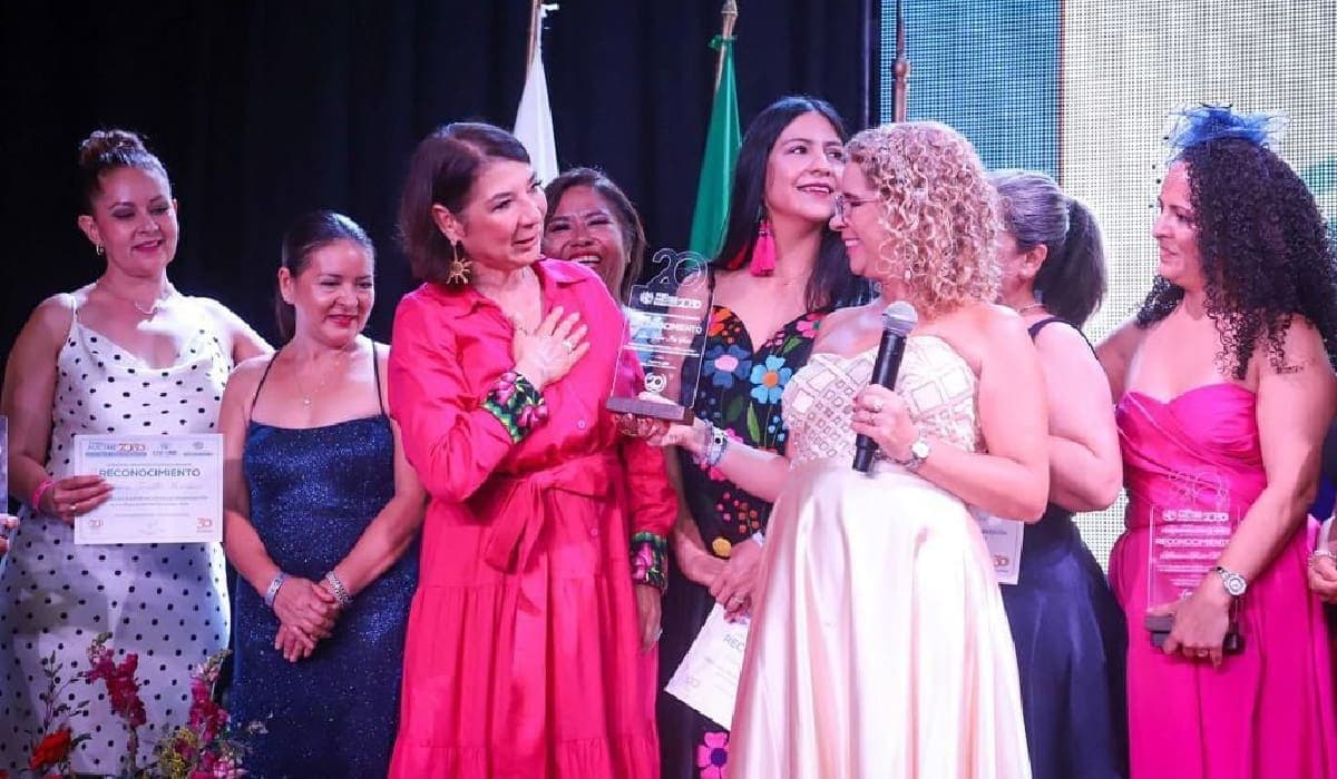 Amexme reconoce a Kira Iris, ejemplo de mujer trabajadora, comprometida con Solidaridad y el Estado