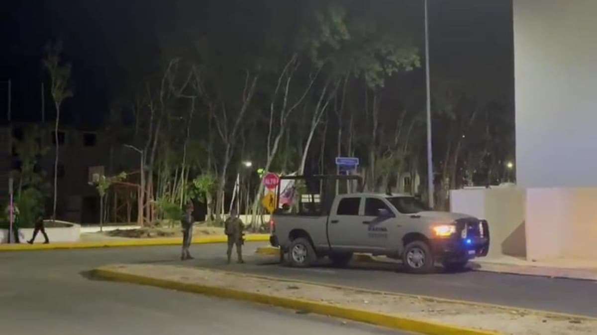 Balacera entre ministeriales y sicarios en Cancún deja un delincuente muerto y dos detenidos