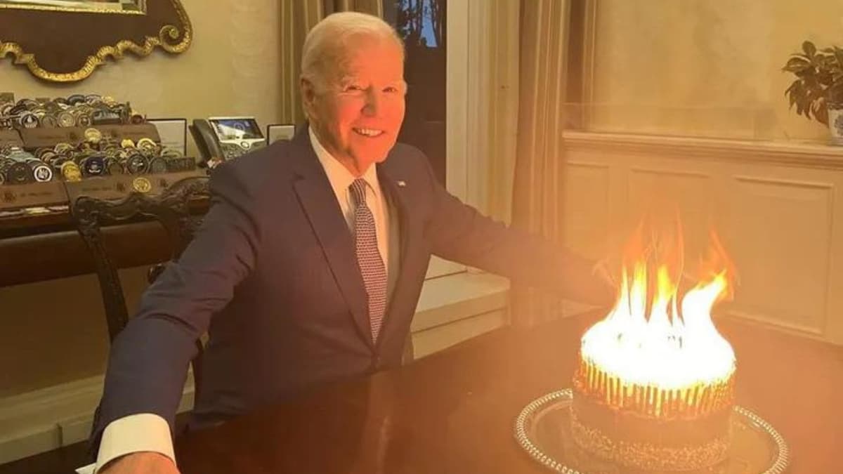 Llueven bromas a Biden por su pastel de cumpleaños