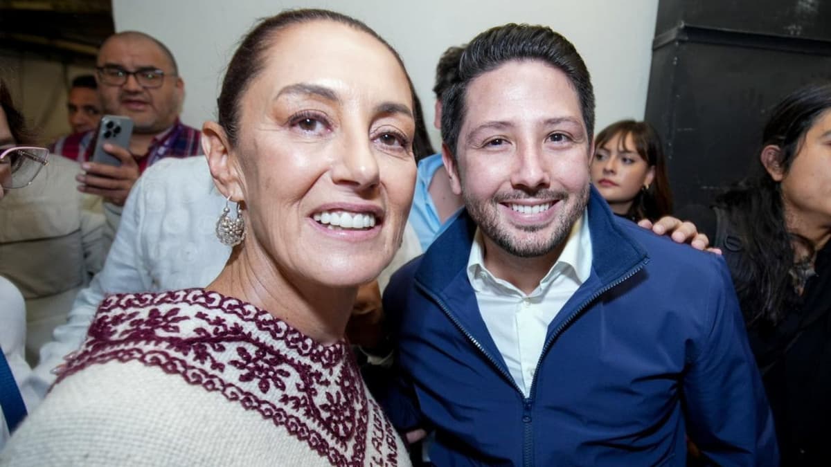 Asiste Renán Sánchez Tajonar al registro de Claudia Sheinbaum como precandidata única a la presidencia de la república