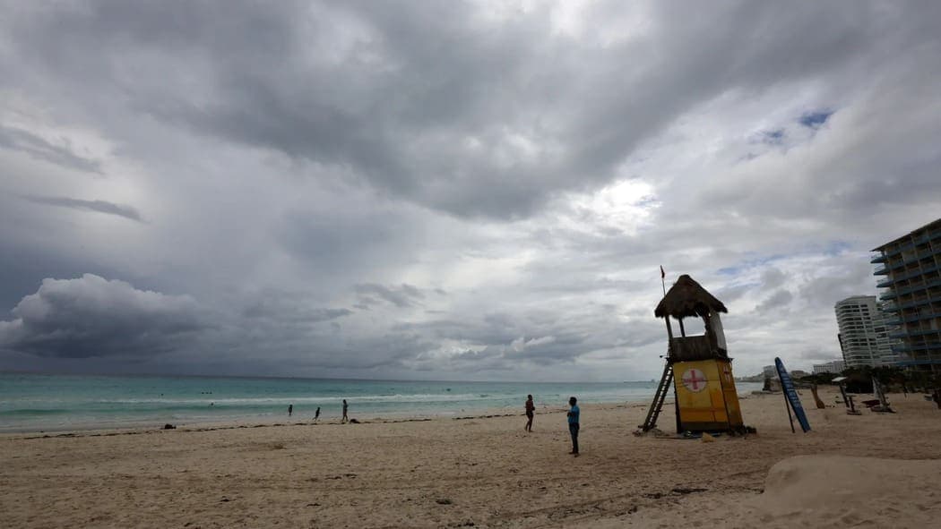 Potencial Ciclón Tropical se encuentra a 905 km de Cancún