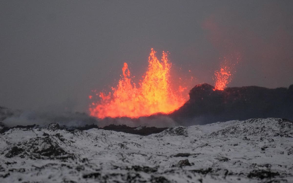 Islandia baja nivel de amenaza por erupción de volcán
