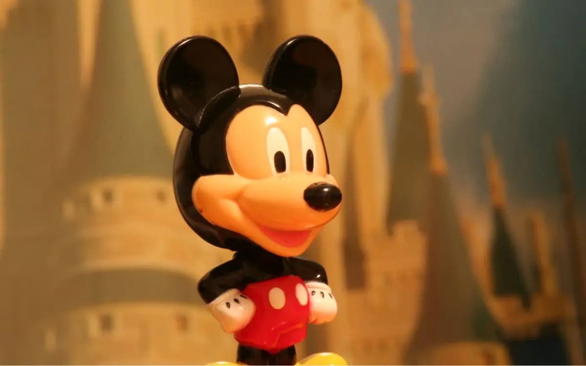 En China cortan las orejas de mascotas al estilo de Mickey Mouse