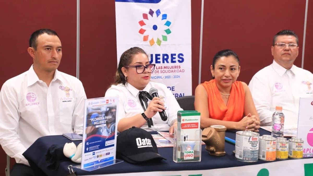 Abren taller de plomería para mujeres en Playa del Carmen