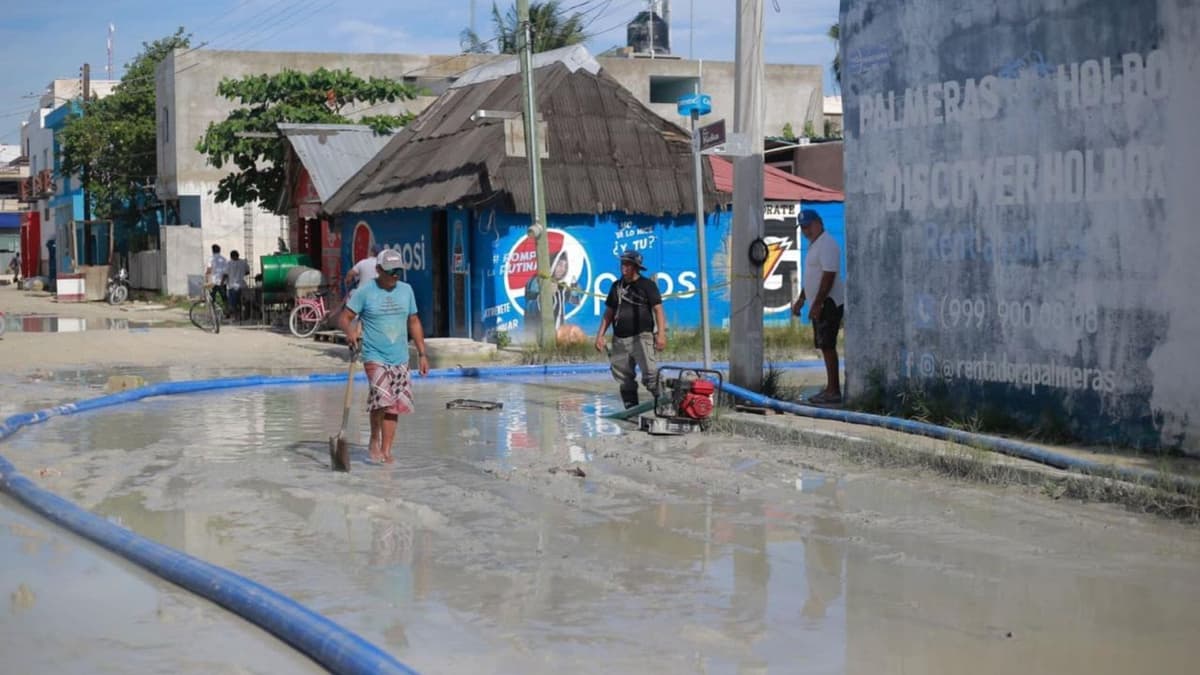 En coordinación Gobierno de México y de Quintana Roo atienden encharcamientos en Holbox