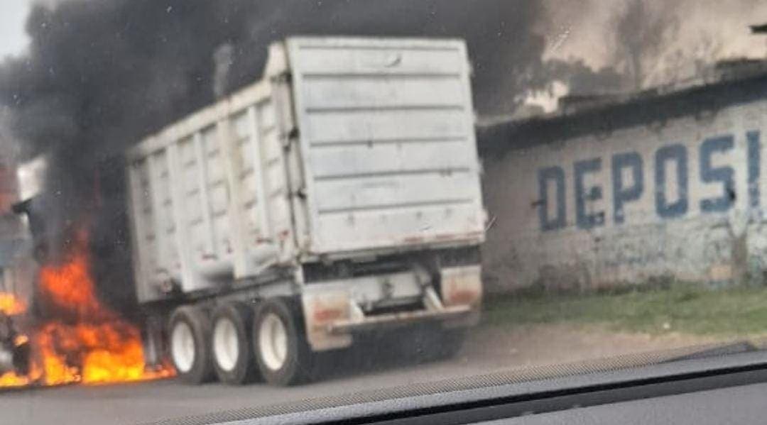 Video: Narcobloqueos, autos incendiados y un bombero asesinado en Celaya