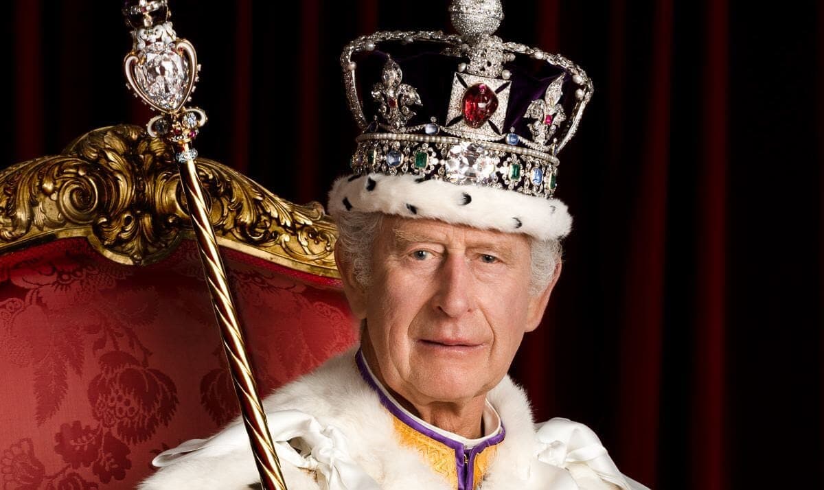 El Rey Carlos lll es internado para operarlo de la próstata