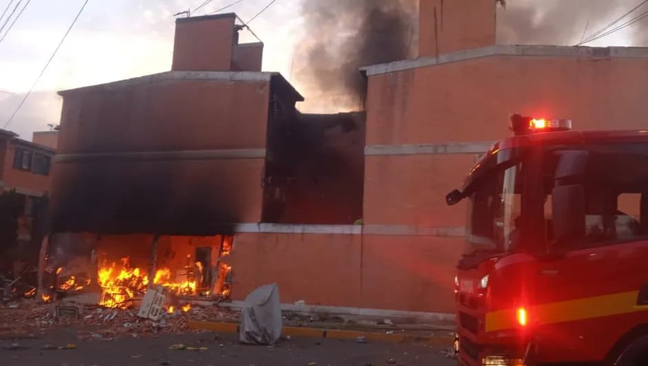Video: Explosión e incendio en Unidad habitacional de Edomex deja un muerto y varios heridos