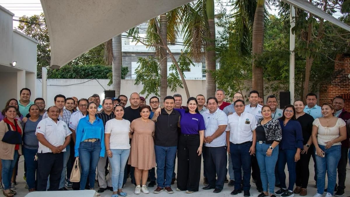 Productiva reunión de la diputada Estefanía Mercado con taxistas de Playa del Carmen