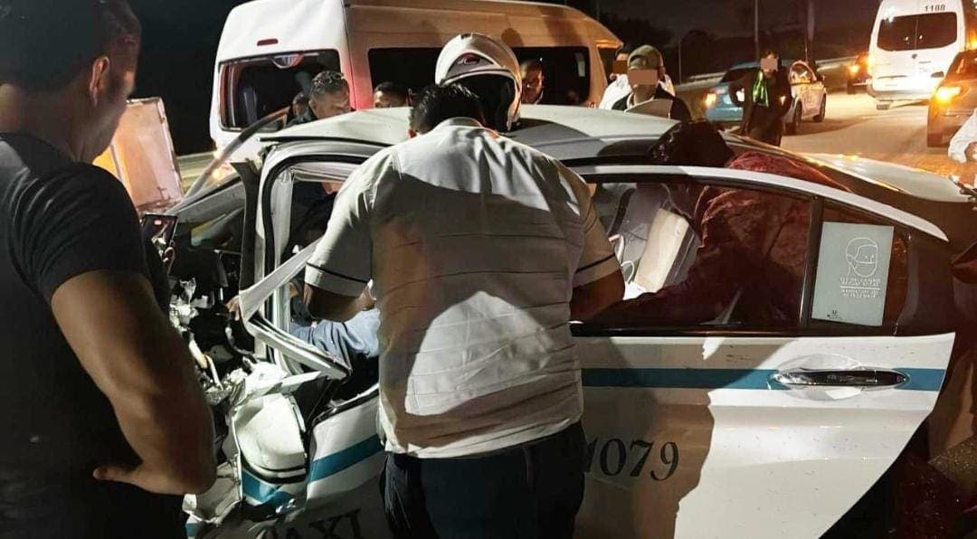 Taxista de Playa del Carmen y turista argentina, los lesionados en choque a la altura de Xoximilco