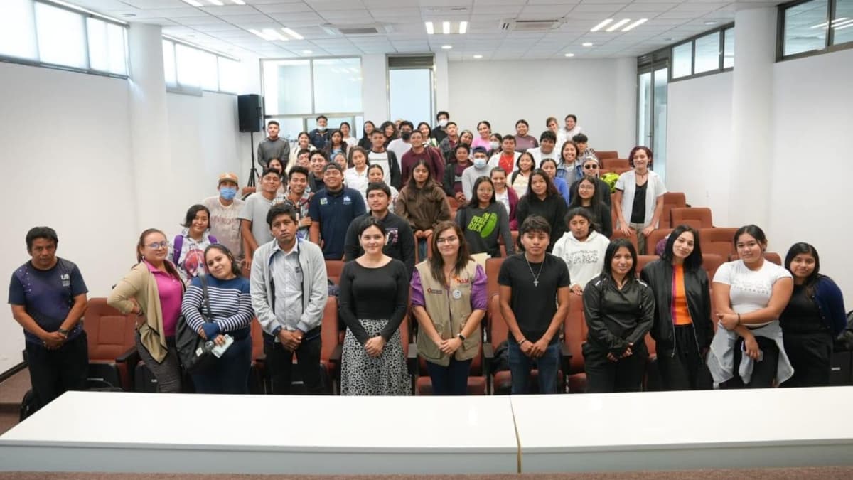 IQM capacita a estudiantes de Bacalar en la prevención de la violencia de género