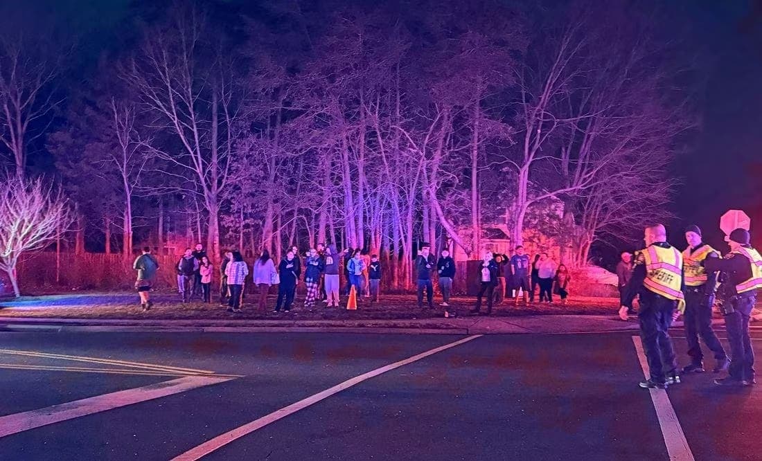 VIDEO: Explosión en una casa en Virginia deja un bombero muerto y 11 heridos