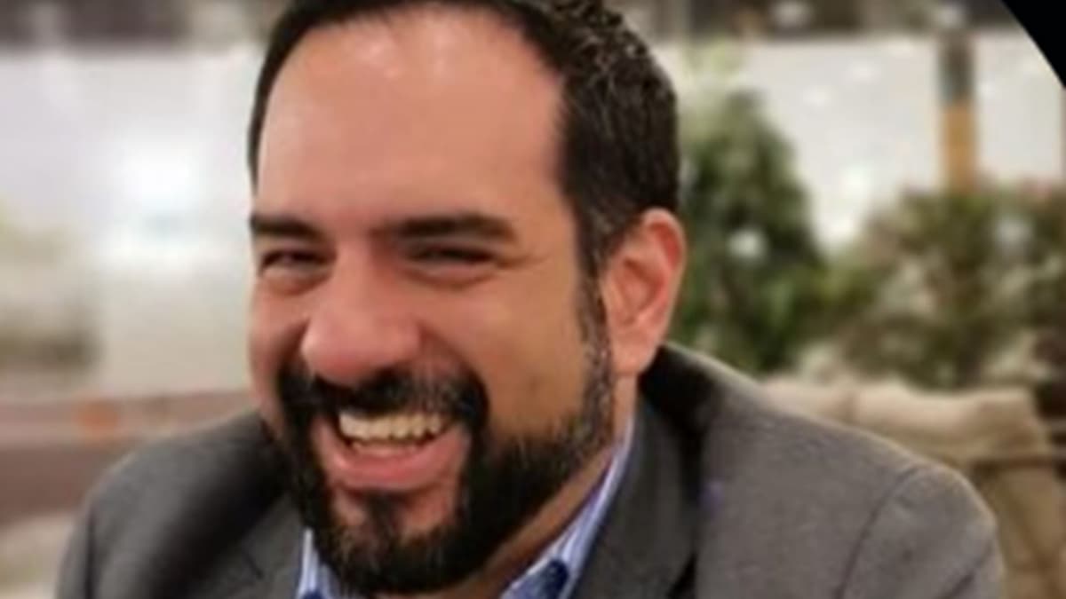 Manuel Guerrero, mexicano detenido en Qatar por ser gay, podrá seguir su proceso en libertad