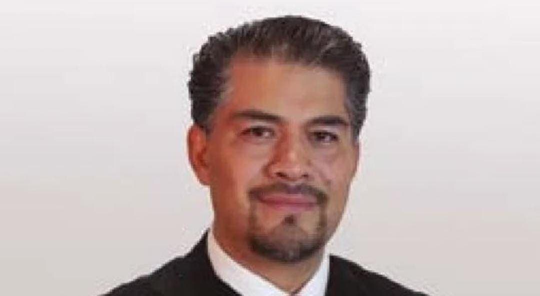 Exhiben a juez del Edomex que dejó libre al agresor de una niña de 4 años por un tecnicismo