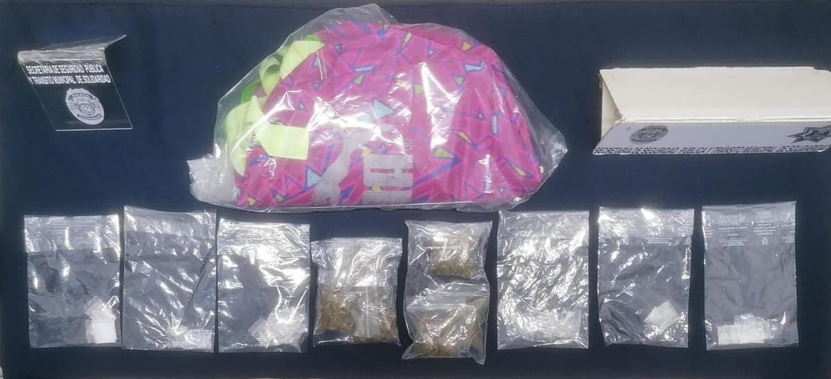Policías de Playa del Carmen detienen a dos personas con droga