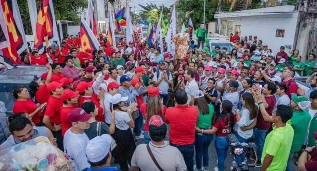 Promete Diego Castañón más apoyos y espacios deportivos para los jóvenes de Tulum