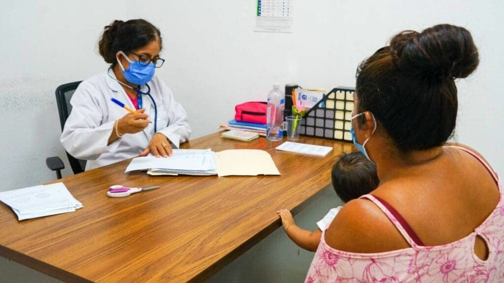 Invitan a solicitar tu Carnet de Salud en Playa del Carmen