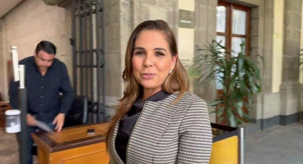 Mara Lezama acude a Palacio Nacional para hablar con la Secretaría de Hacienda sobre la Zona Libre de Chetumal
