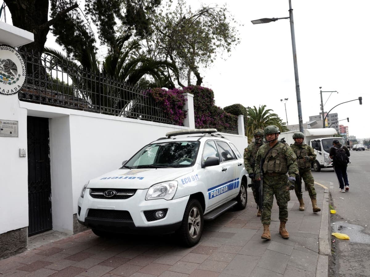 OEA condena intrusión policial en embajada mexicana en Ecuador