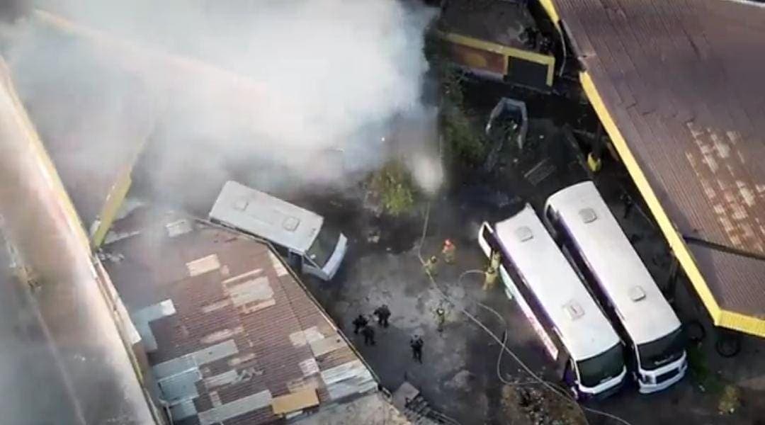 Video: Se desploma un helicóptero en Coyoacán en la Cdmx; hay tres fallecidos