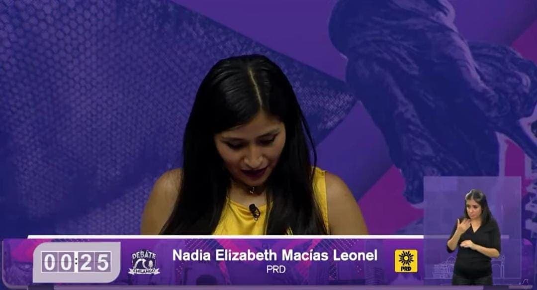 Video: Le ganan los nervios a candidata a diputada del PRD y 'se congela' durante debate