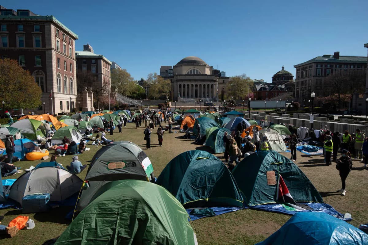 Arrestan a 300 personas en Universidad de Columbia por manifestación pro-palestina