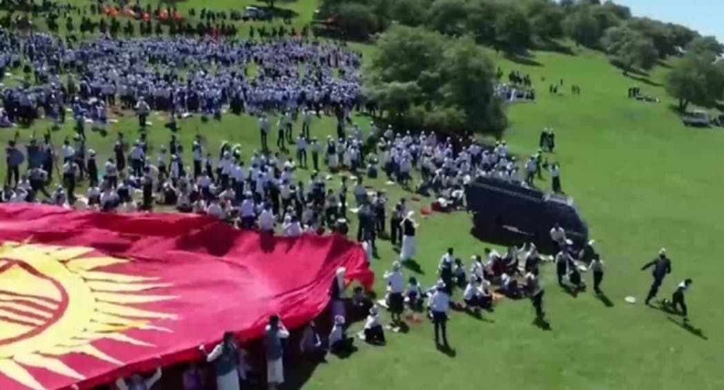 VIDEO: Camión de helados arrolla a 30 niños en evento público de Kirguistán