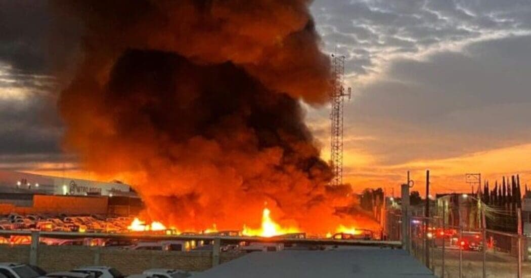 VIDEO: Incendio consume 100 vehículos en Aguascalientes
