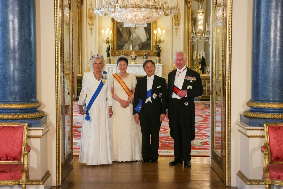 El Rey Carlos III recibe a los emperadores de Japón, es la primera visita que tiene tras ser diagnosticado con cáncer