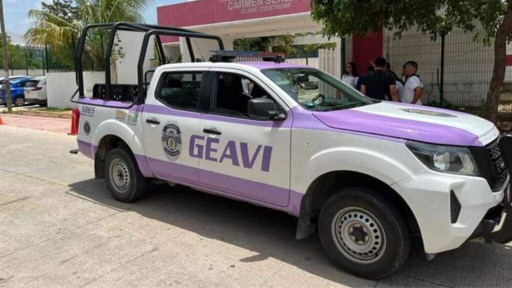 Estudiante de secundaria de Cancún denuncia presunto abuso de un trabajador social