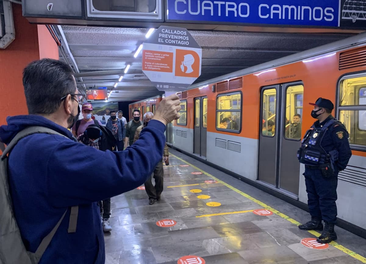 Retoman uso del cubrebocas en transporte público y Metro de CDMX, por aumento de casos de Covid-19