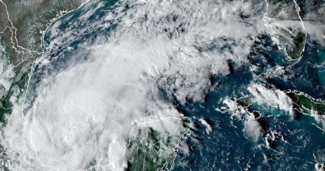 Tormenta tropical "Debby" se ubica a 665 km de Quintana Roo; podría haber lluvias y rachas de viento