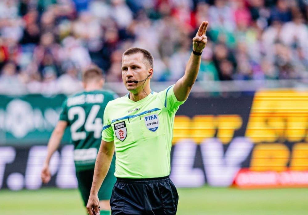 Detienen a dos árbitros de la UEFA por pasarse de copas antes de un partido de la Champions League