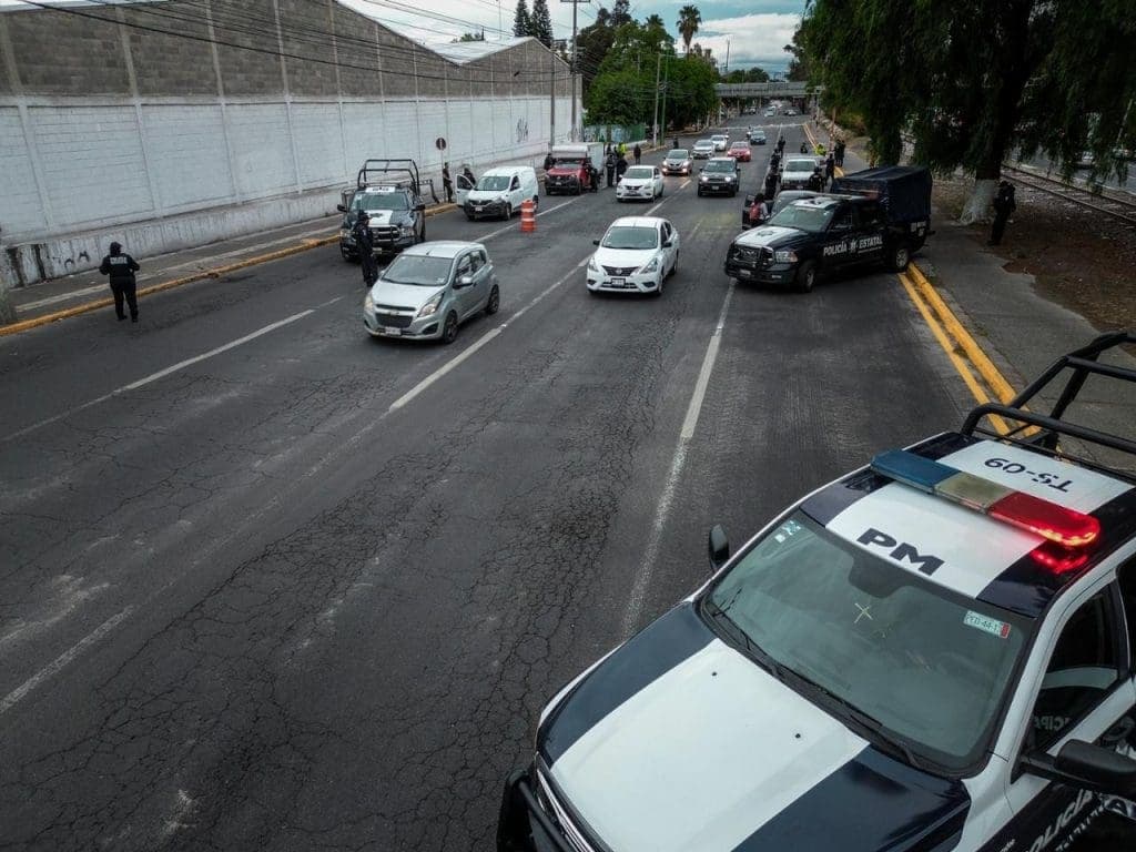 Acusan a policías de robarse en cateo ilegal 12 millones de pesos en Edomex