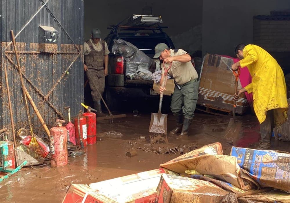 Fuerte lluvia deja un fallecido y muchos destrozos en Zapotlanejo, Jalisco