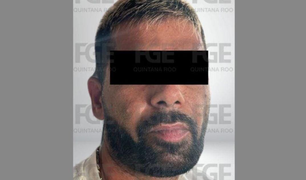 Vinculan a proceso a extranjero que arrojó a un perrito desde un octavo piso en Cancún