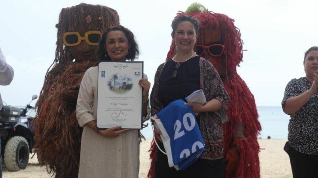 Entregan certificado Blue Flag en la Playa Inclusiva Pelícanos
