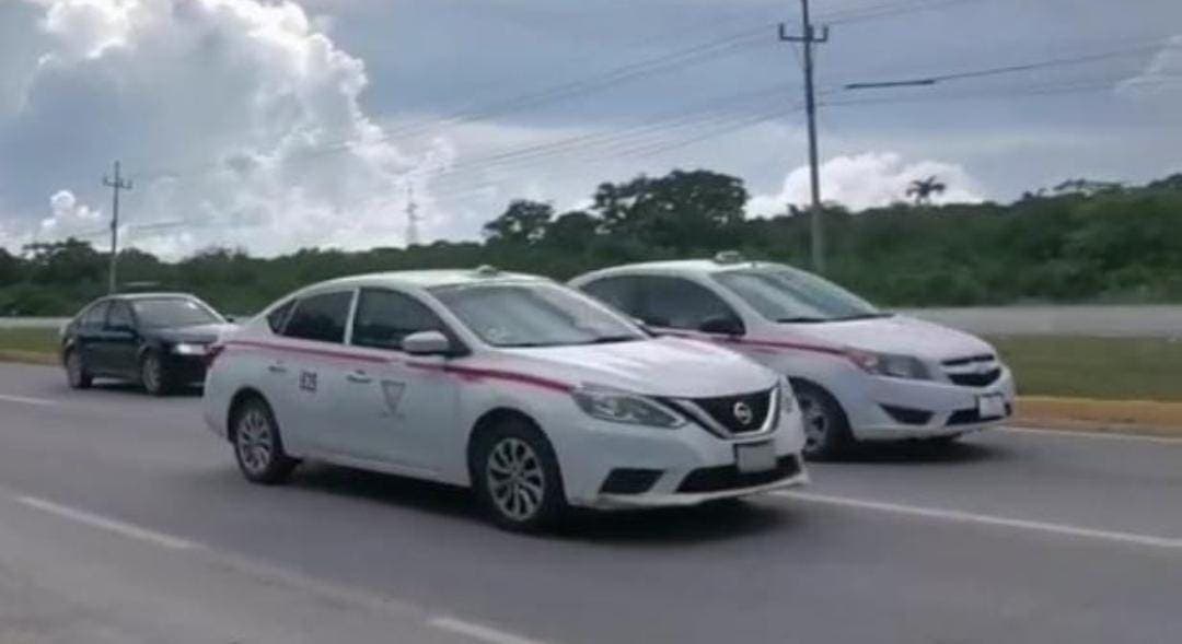 Hallan dos taxis con dos personas asesinadas cerca del cenote Casa Tortuga en Tulum