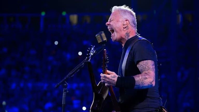 Video: Metallica rinde tributo a México tocando "La Chona" en su primer concierto