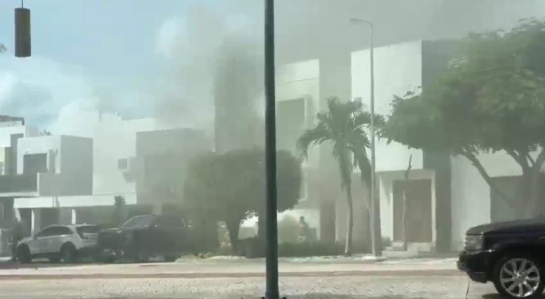 Fallece una persona y dos más resultaron lesionadas tras explosión en Cumbres en Cancún