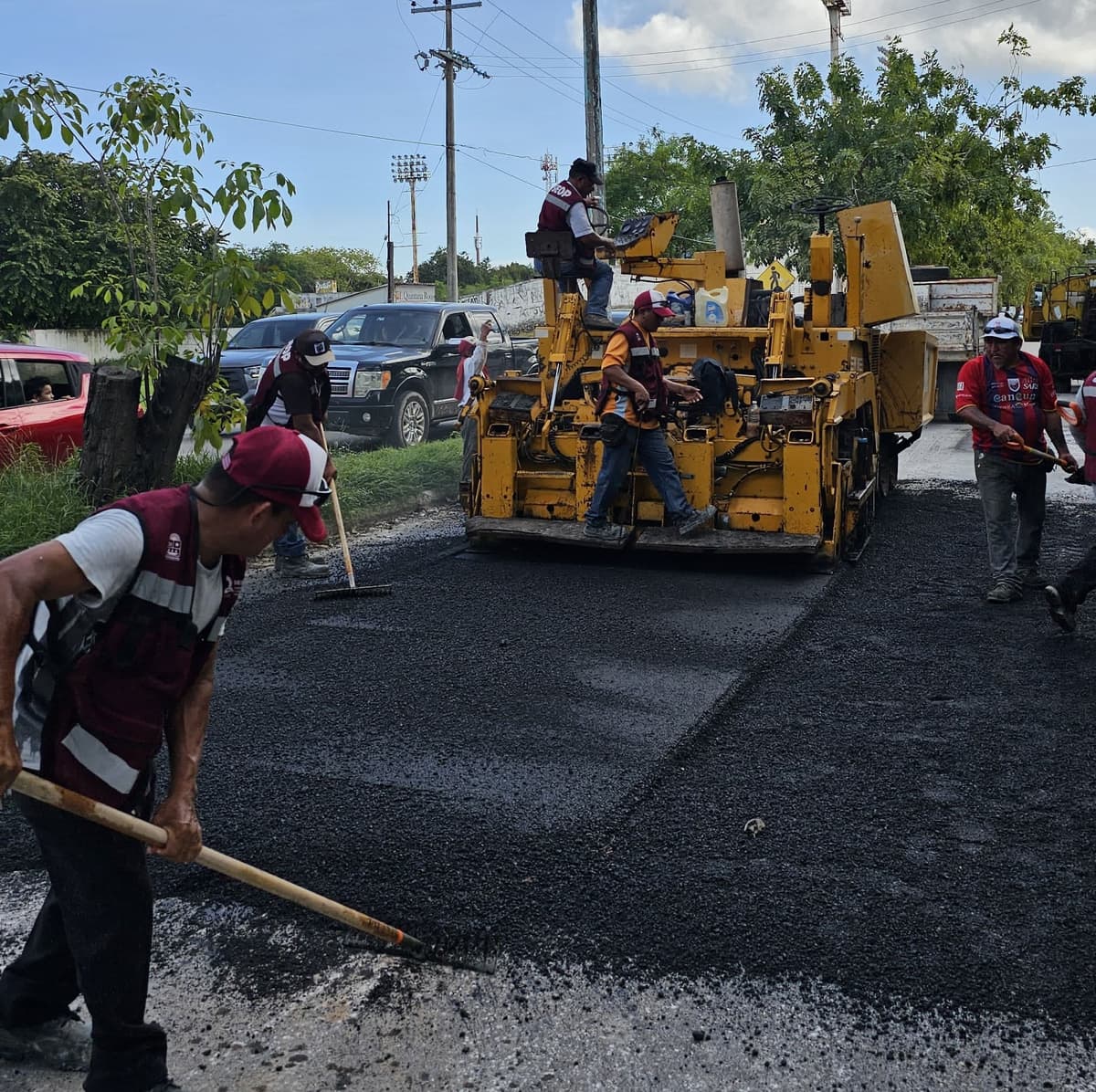 Avanzan acciones de atención a desfondes y bacheo en Chetumal para devolverle el brillo a la capital: Mara Lezama