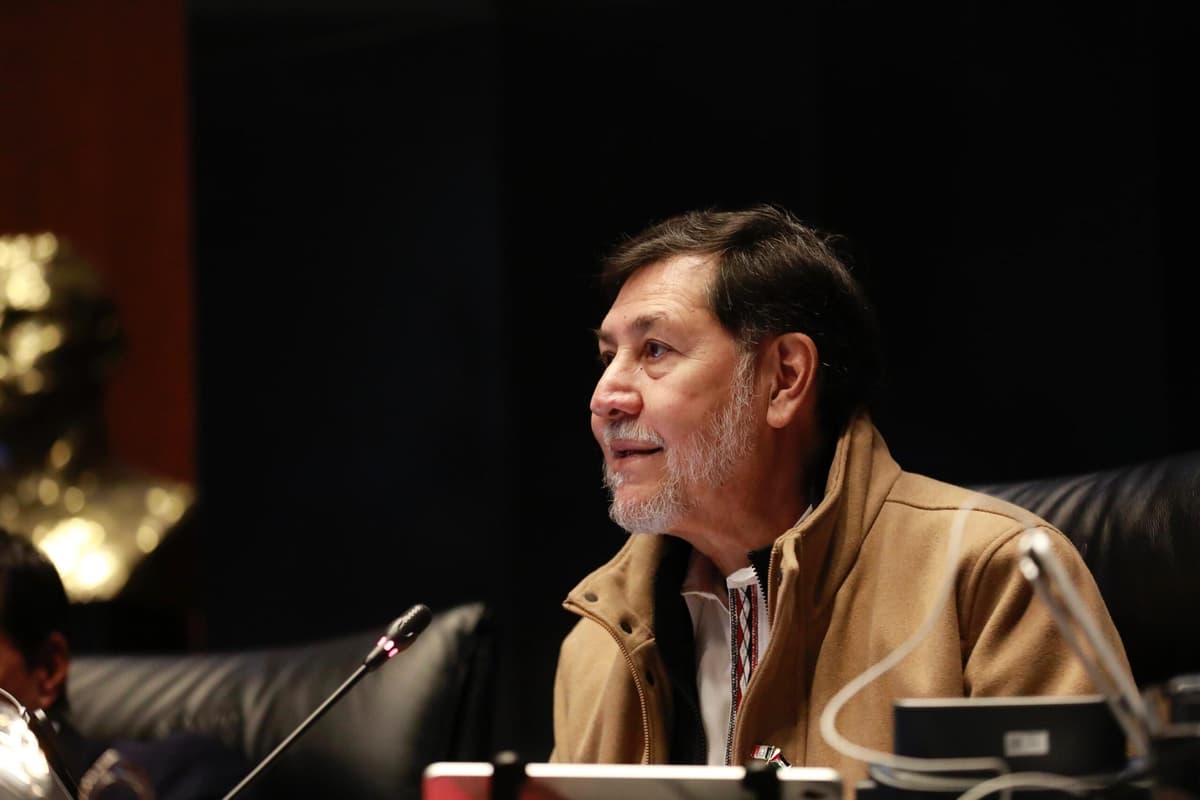 Se incendia camioneta de Gerardo Fernández Noroña en Tamaulipas