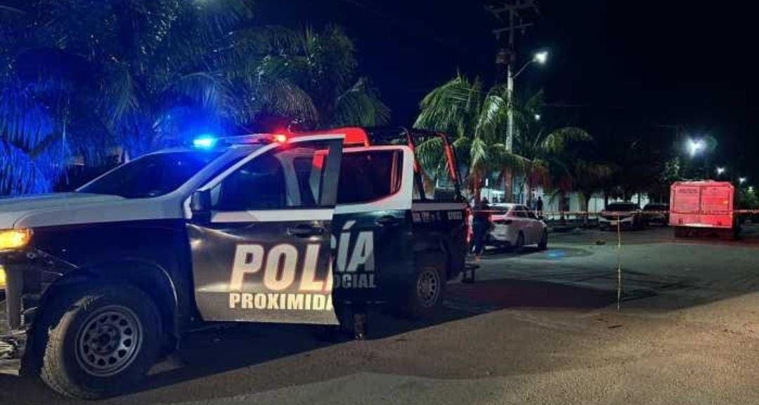 Hallan armas y drogas en vivienda donde ocurrió un asesinato de Cancún
