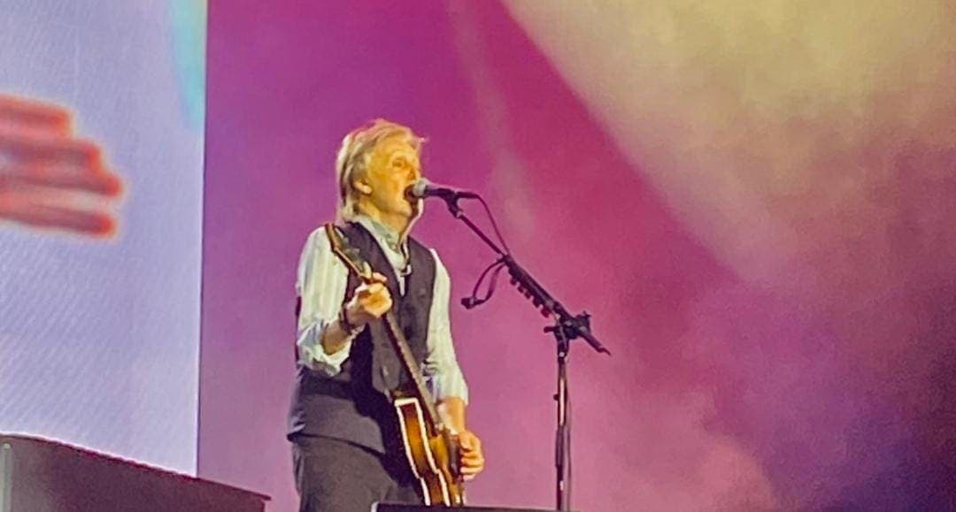 Video: Con concierto de casi tres horas y show de drones, Paul McCartney complace a fans mexicanos