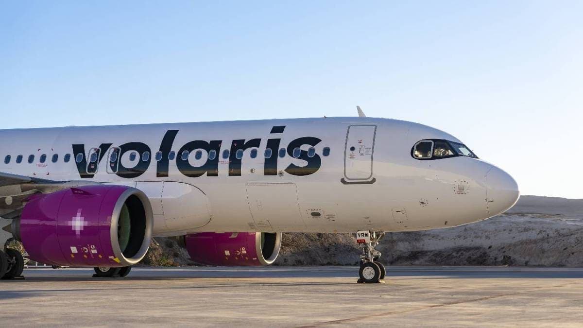 Pasajero intenta 'tomar' avión de Volaris y desviar vuelo a EEUU
