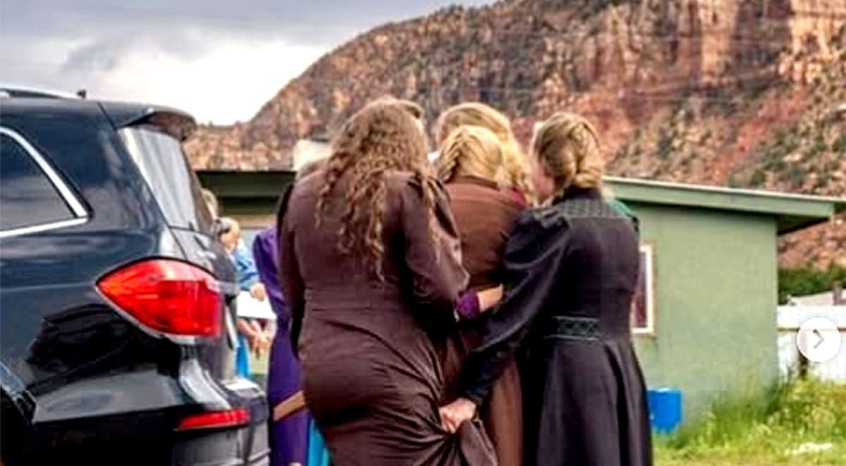 Dan 50 años de cárcel a religioso con 20 “esposas”, incluida su hija de nueve años