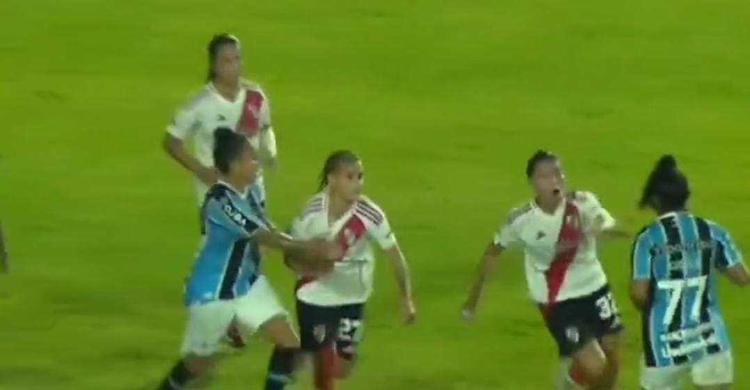 Video: Detienen a futbolistas argentinas de River Plate por insultos racistas en partido en Brasil