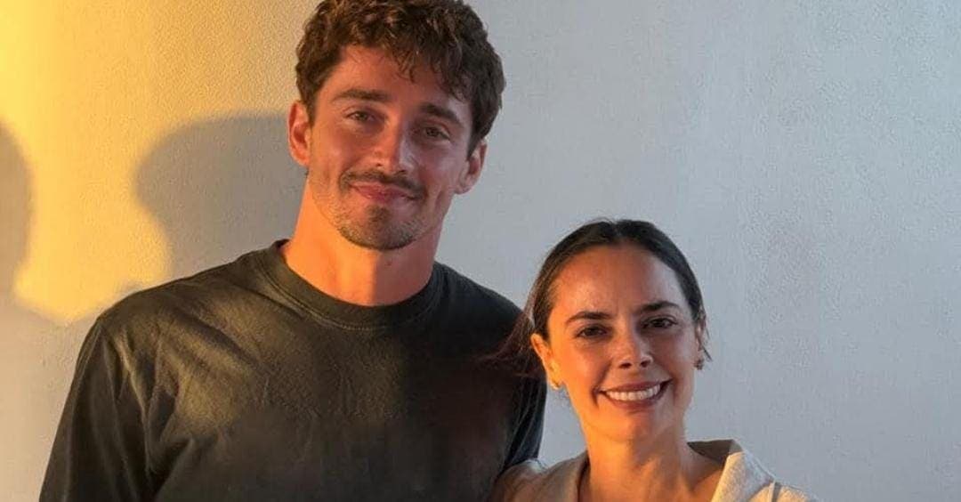 Charles Leclerc, piloto de Fórmula 1, visita Cancún y se toma la foto con Ana Paty Peralta