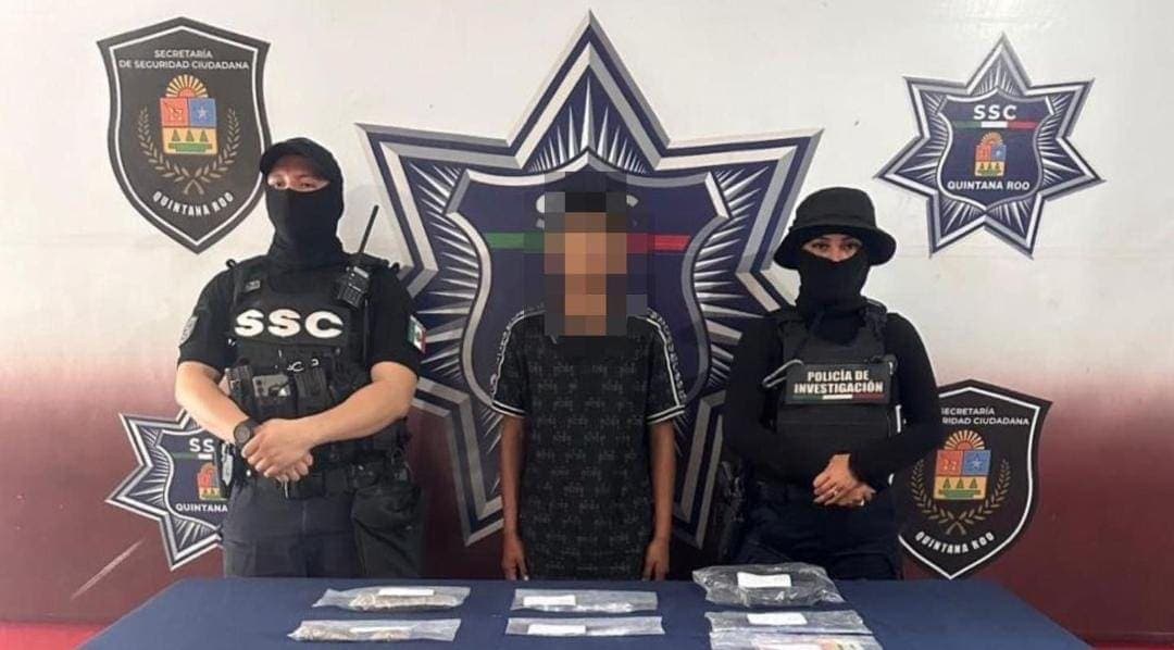 Detienen a niño de solo 13 años con varias dosis de droga y dinero en efectivo en Cancún