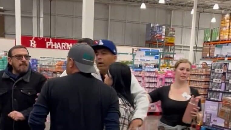 Video: Clientes pelean por huevos en Costco ante escasez en Estados Unidos
